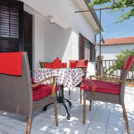 Two-bedroom Holiday In Jelsa *