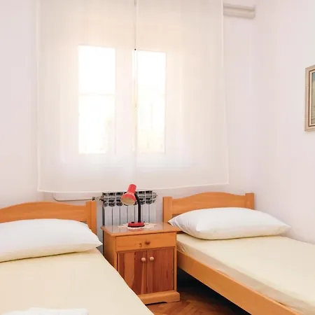 Two-bedroom Holiday In Jelsa Дом отдыха *