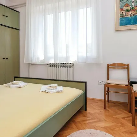 Дом отдыха Two-bedroom Holiday In Jelsa